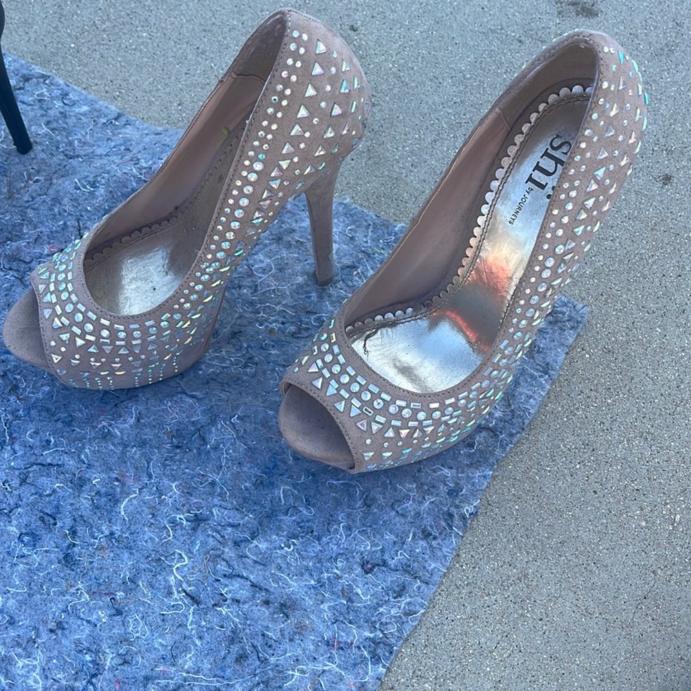 Nice Heels by Shi